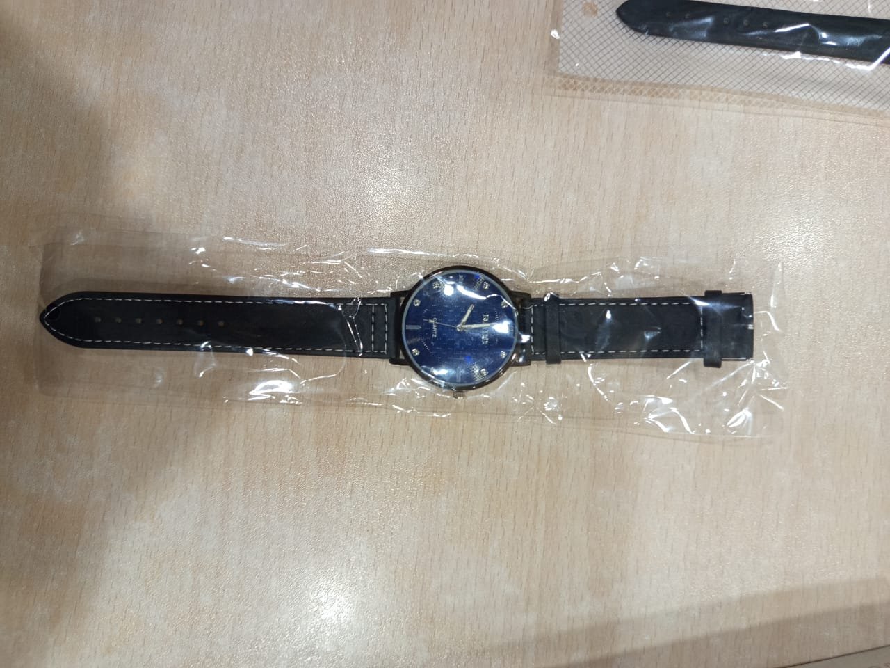 Analog Quartz Watch with Black Leather Strap