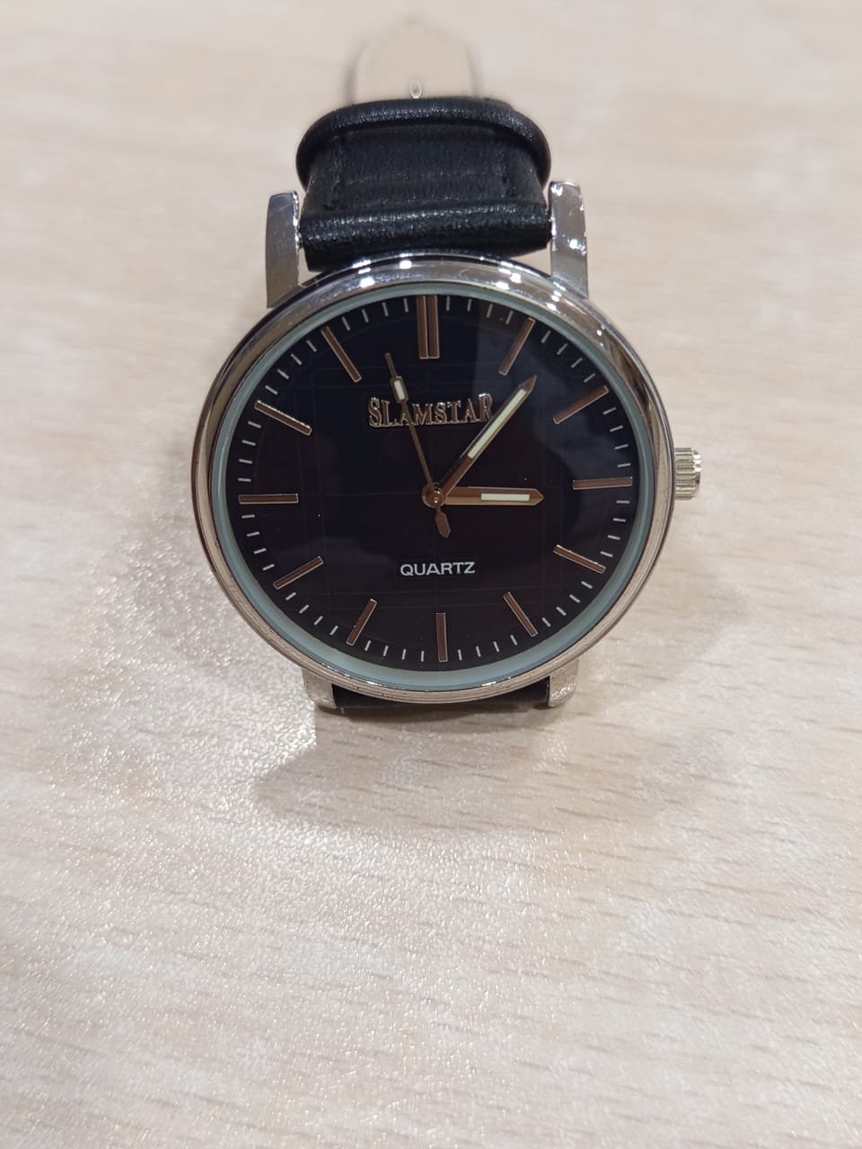 Classic Black Quartz Watch – Elegant Analog Wristwatch with Leather Strap Short Description
