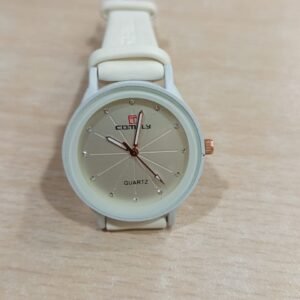 Elegant Analog Quartz Watch – Stylish Cream Leather Strap