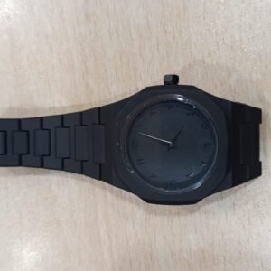 Black Minimalist Quartz Watch – Full Black Dial & Strap