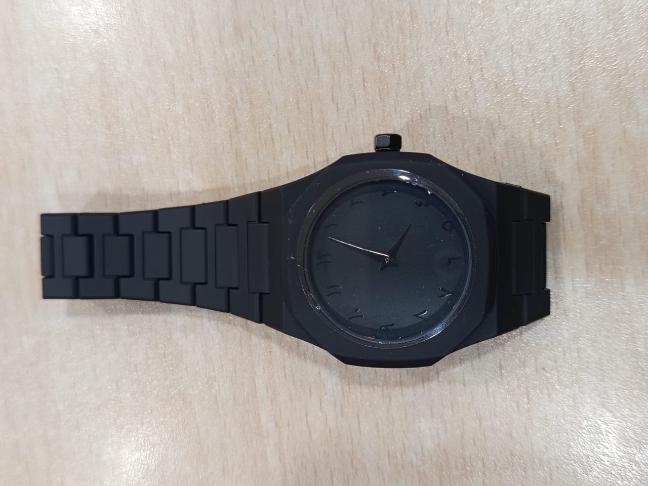 Black Minimalist Quartz Watch – Full Black Dial & Strap